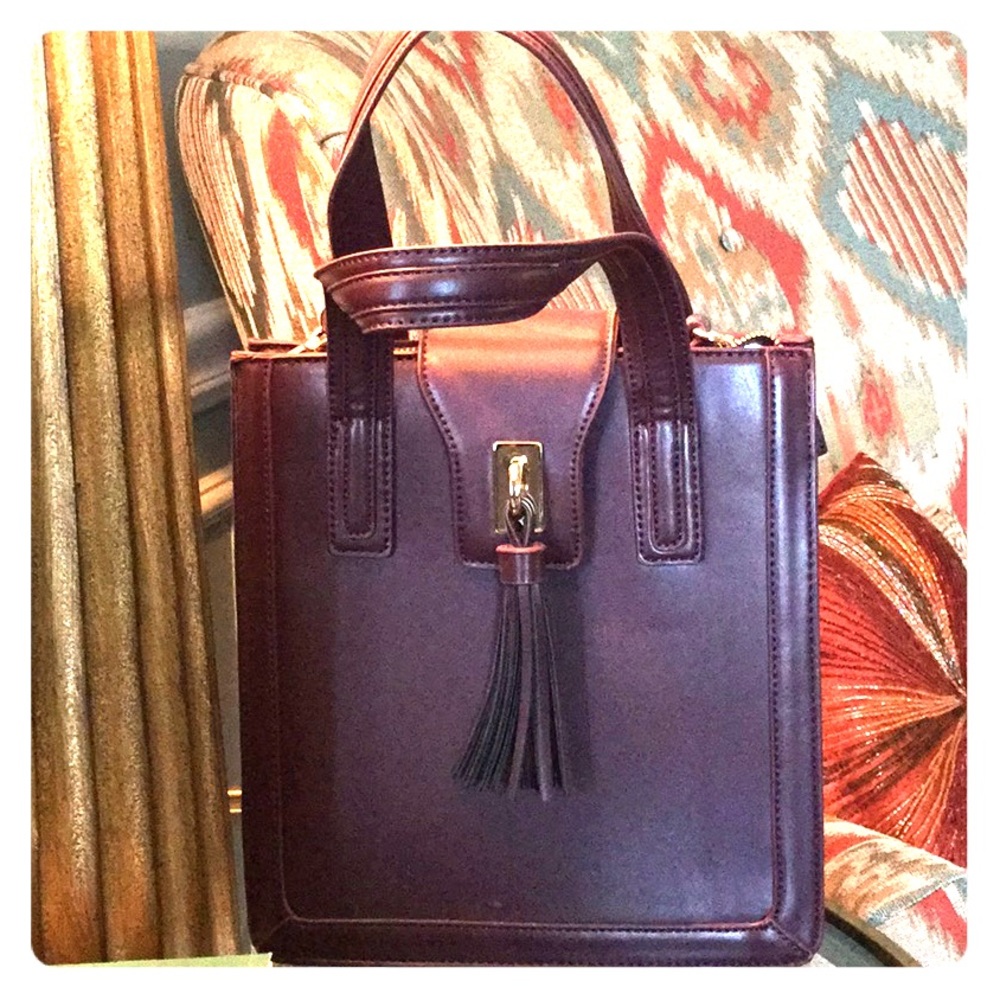 Leather shoulder bag